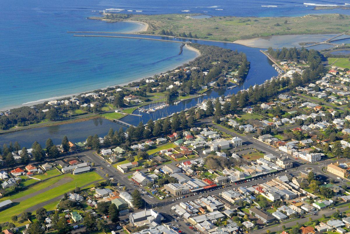 The Caledonian Inn Port Fairy Exterior photo
